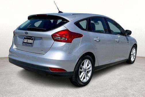 Ingot Silver 2017 Ford Focus SE