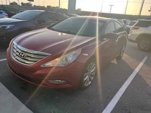 Sparkling Ruby Mica 2013 Hyundai SONATA SE