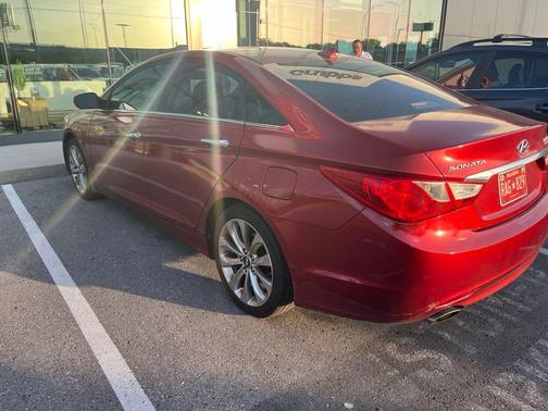 Sparkling Ruby Mica 2013 Hyundai SONATA SE