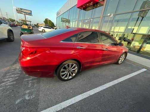 Sparkling Ruby Mica 2013 Hyundai SONATA SE