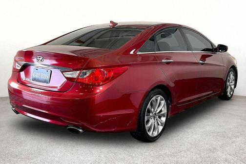 Sparkling Ruby Mica 2013 Hyundai SONATA SE