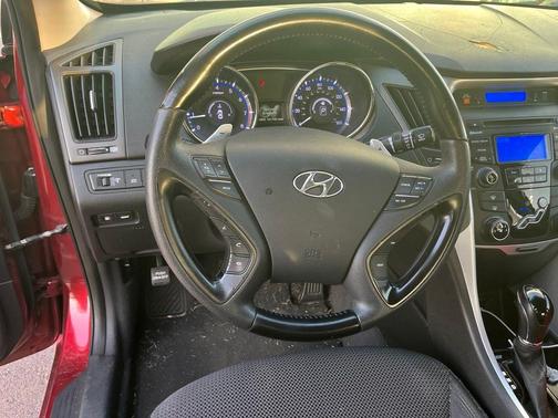 Sparkling Ruby Mica 2013 Hyundai SONATA SE