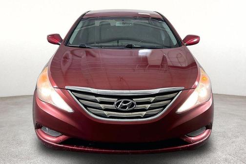 Sparkling Ruby Mica 2013 Hyundai SONATA SE