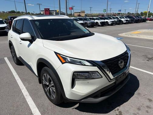 White 2022 Nissan Rogue SV