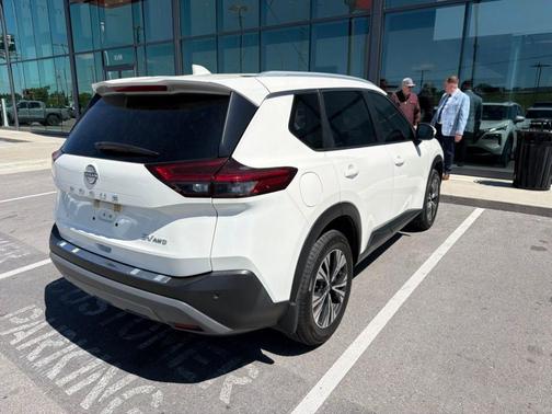 White 2022 Nissan Rogue SV