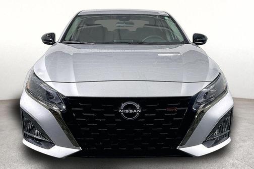 Brilliant Silver Metallic 2025 Nissan Altima SR