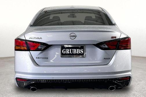 Brilliant Silver Metallic 2025 Nissan Altima SR