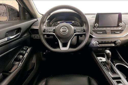 Brilliant Silver Metallic 2025 Nissan Altima SR