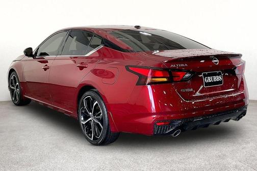 Scarlet Ember 2026 Nissan Altima 2.5 SR