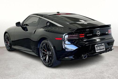 Black (P) 2026 Nissan Z performance