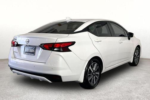 Aspen White 2025 Nissan Versa 1.6 SV