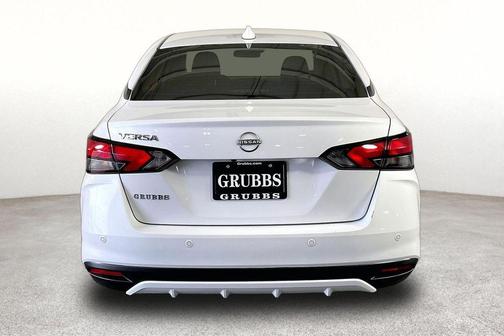 Aspen White 2025 Nissan Versa 1.6 SV