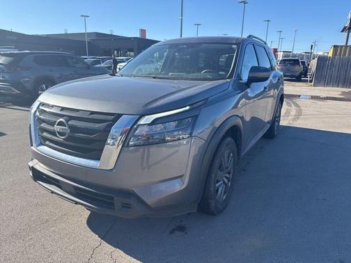 2024 Nissan Pathfinder SV