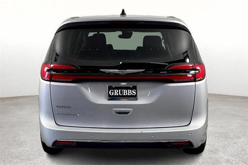 2024 Chrysler Pacifica Touring-L