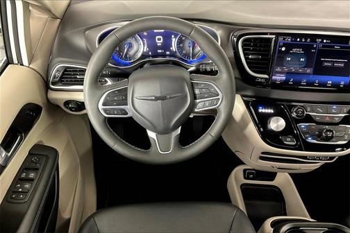 2024 Chrysler Pacifica Touring-L