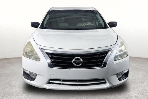 Pearl White 2015 Nissan Altima 2.5 S