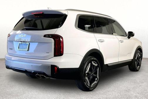 Glacial White Pearl 2024 Kia Telluride S