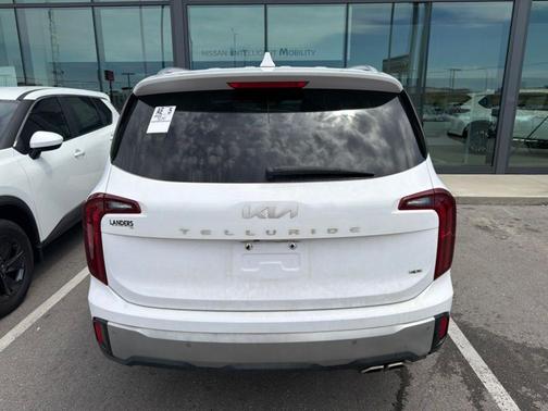 Glacial White Pearl 2024 Kia Telluride S