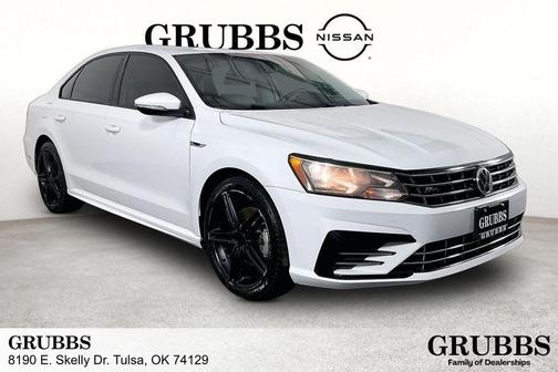 Pure White 2018 Volkswagen Passat 2.0T R-Line