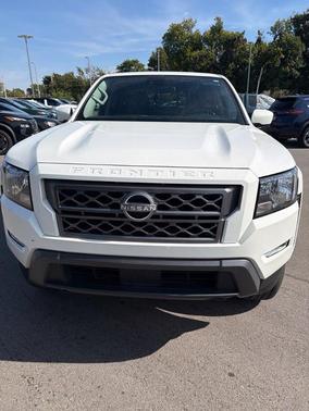 Glacier White 2024 Nissan Frontier SV