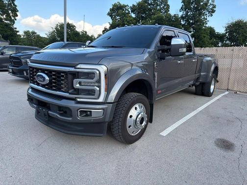 Gray Metallic 2025 Ford F-450 Platinum
