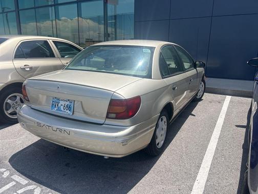 Silver 2002 Saturn SL