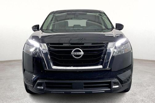 2025 Nissan Pathfinder S