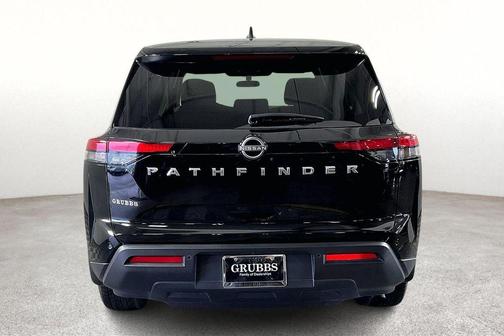 2025 Nissan Pathfinder S