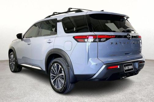Boulder Gray Metallic 2026 Nissan Pathfinder Platinum