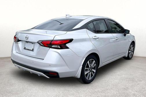 Brilliant Silver Metallic 2025 Nissan Versa 1.6 SV