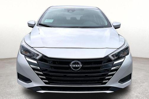 Brilliant Silver Metallic 2025 Nissan Versa 1.6 SV