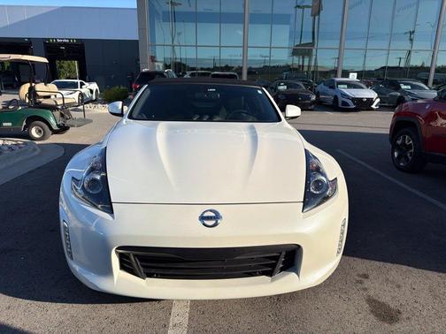 White 2018 Nissan 370Z Touring