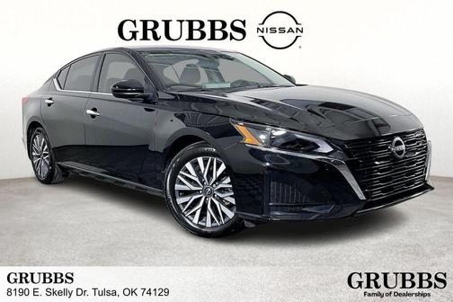 Super Black Clearcoat 2025 Nissan Altima SV