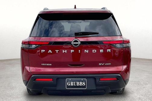 2022 Nissan Pathfinder SV