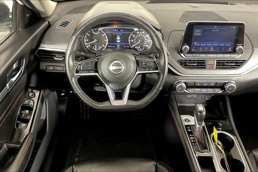 White 2023 Nissan Altima 2.5 SR