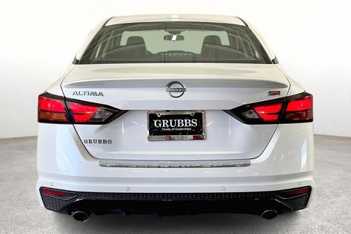 White 2023 Nissan Altima 2.5 SR