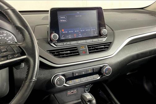 White 2023 Nissan Altima 2.5 SR