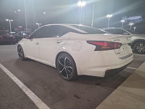 White 2023 Nissan Altima 2.5 SR