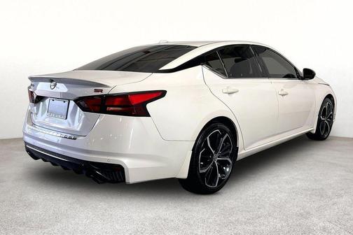 White 2023 Nissan Altima 2.5 SR