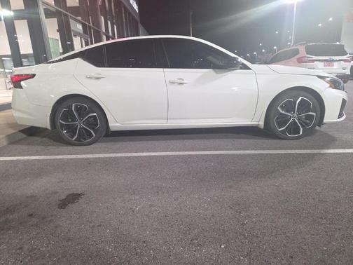 White 2023 Nissan Altima 2.5 SR