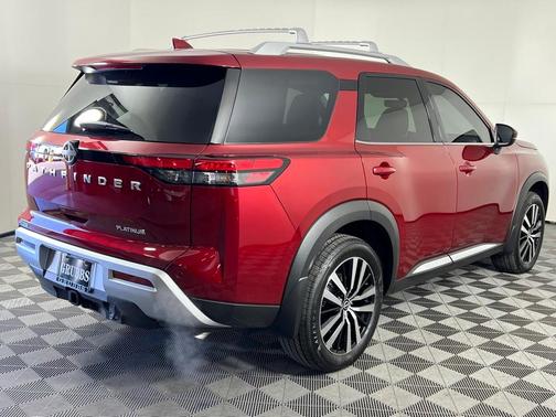2025 Nissan Pathfinder Platinum