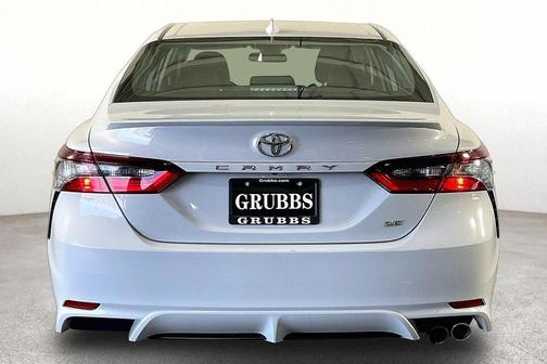 Ice 2023 Toyota Camry SE