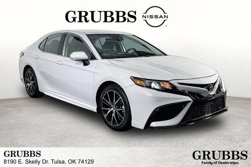 Ice 2023 Toyota Camry SE