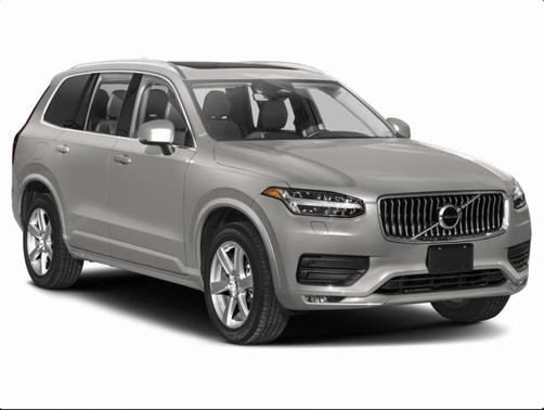 2023 Volvo XC90 B5 Plus