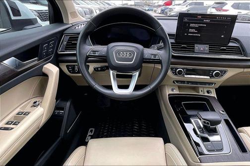 Glacier White Metallic 2023 Audi Q5 e 55 S line quattro Premium