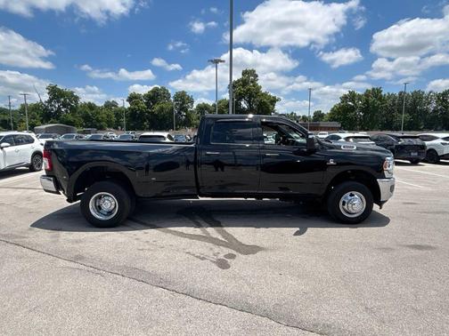 Diamond Black 2024 RAM 3500 Tradesman