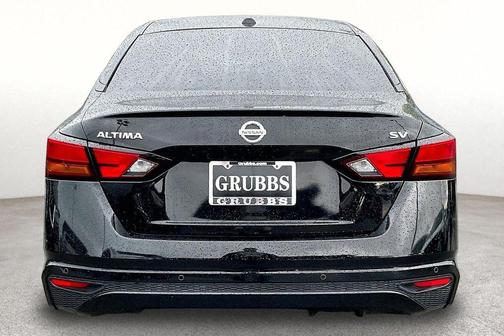 Black 2022 Nissan Altima 2.5 SV