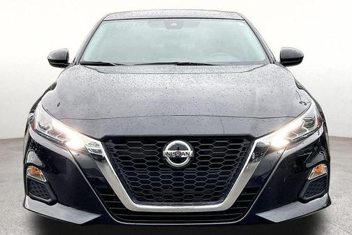 Black 2022 Nissan Altima 2.5 SV