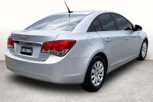Silver Ice Metallic 2011 Chevrolet Cruze LS