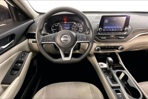 White 2024 Nissan Altima 2.5 SV